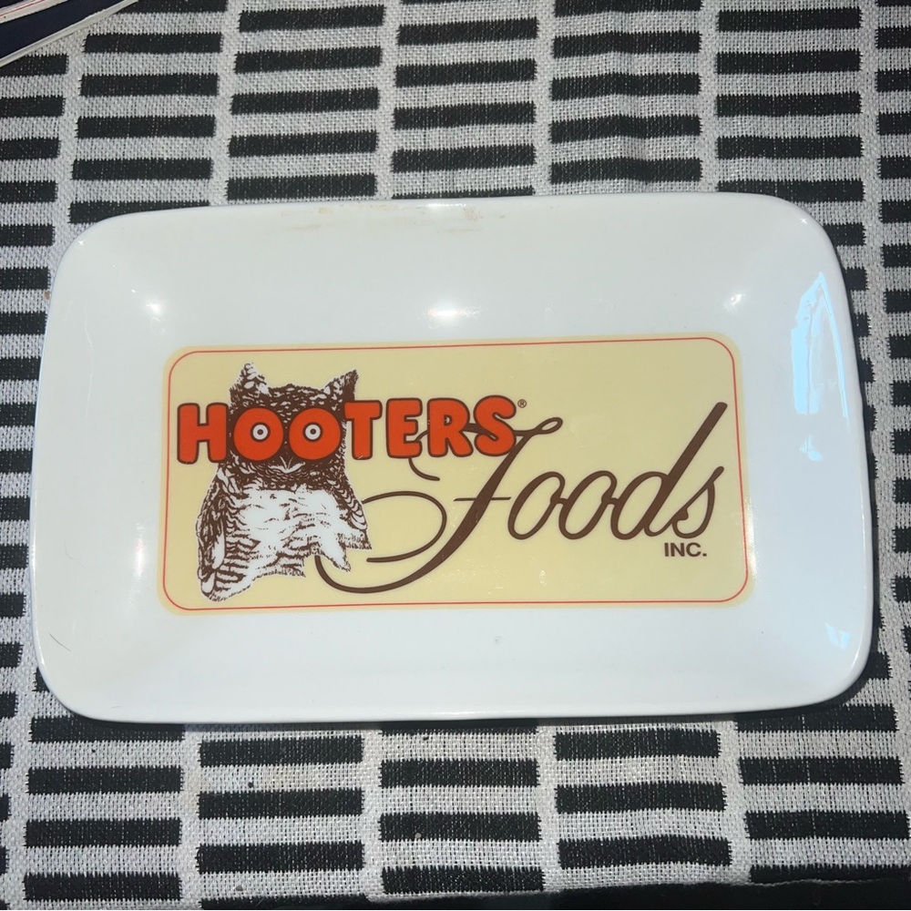 Hooters Foods Inc. Rectangular Tray